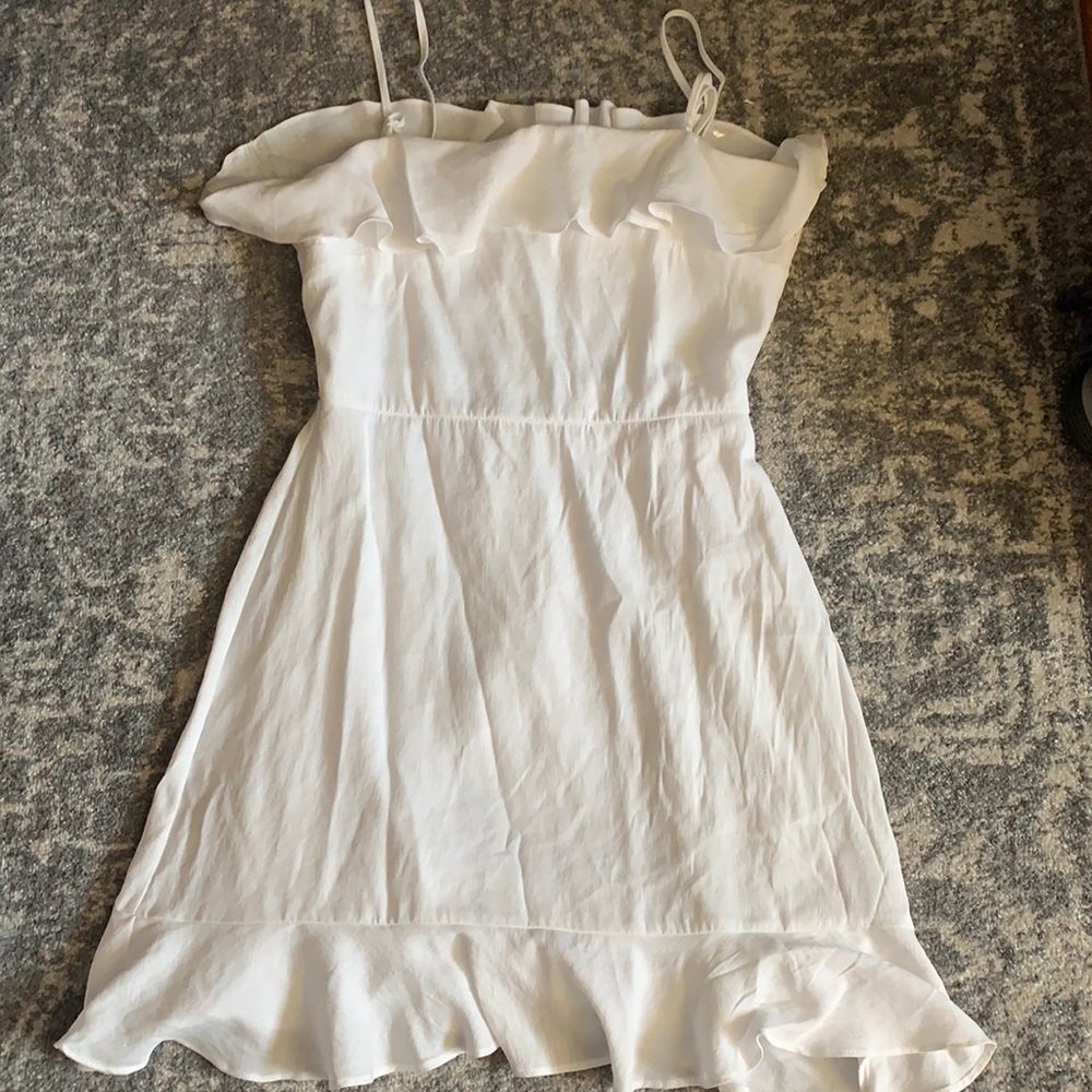 Short white flowy dress
